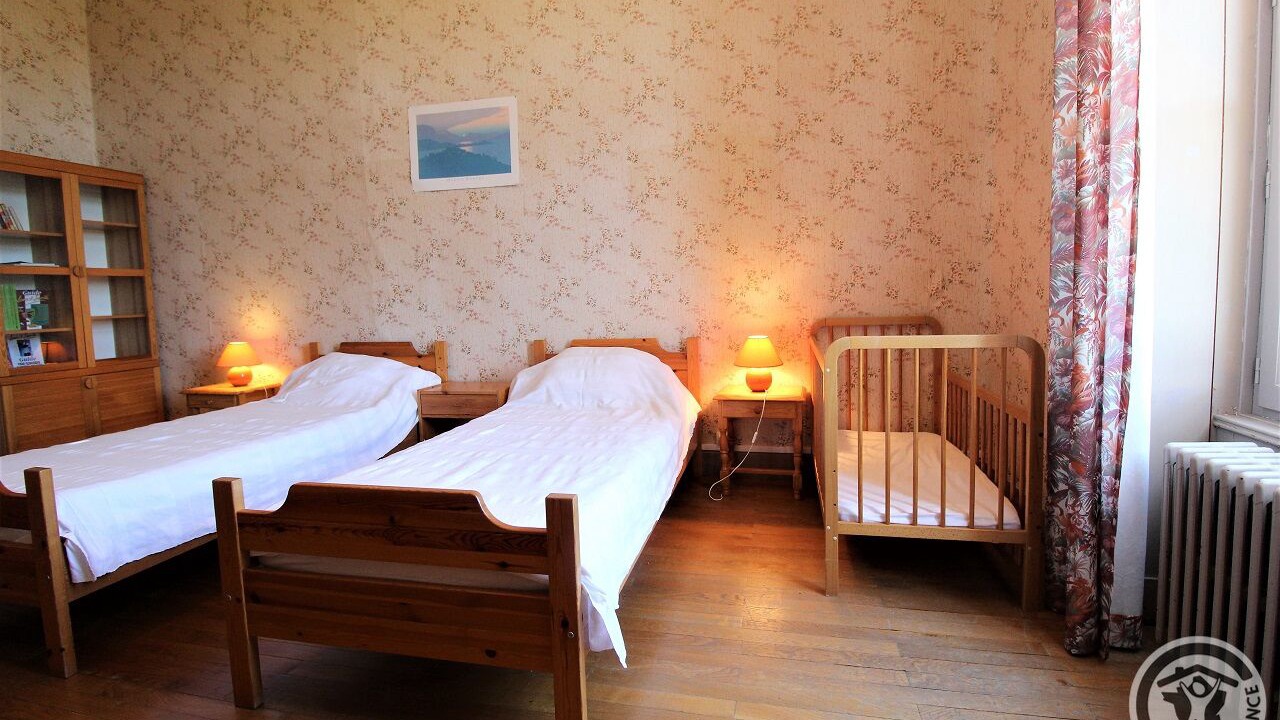 Photo of Bedroom in Emeringes
