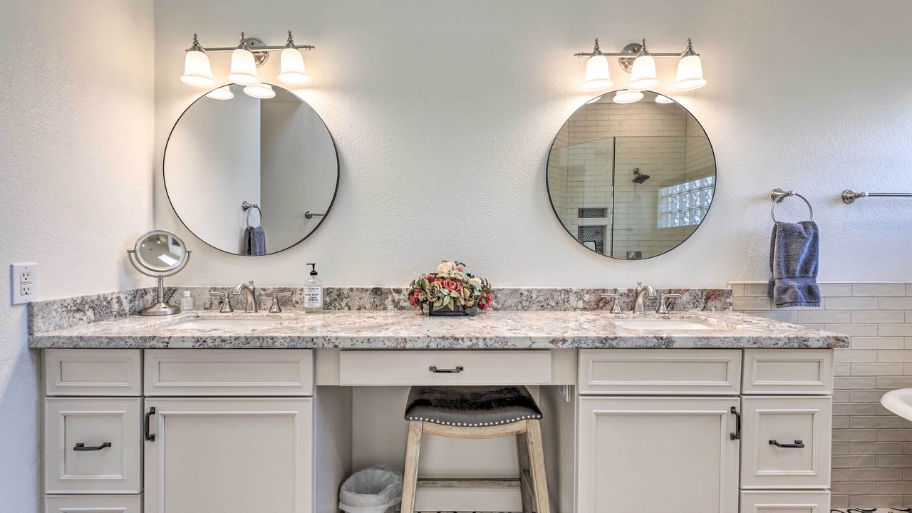 Photo of Bathroom in Oakwood