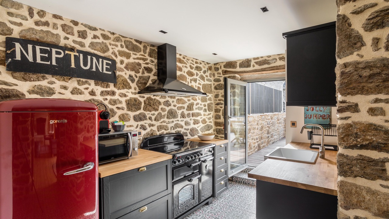 Photo of Kitchen in Saint-Coulomb