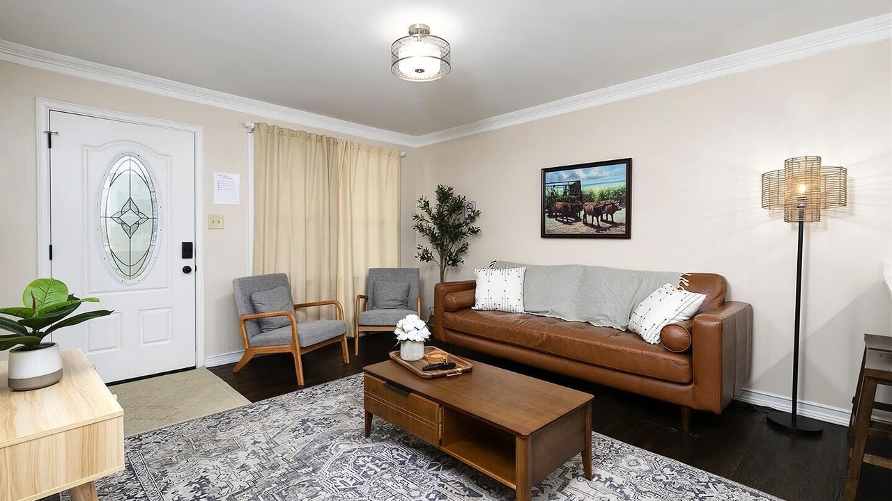 Photo of Livingroom in Kennesaw