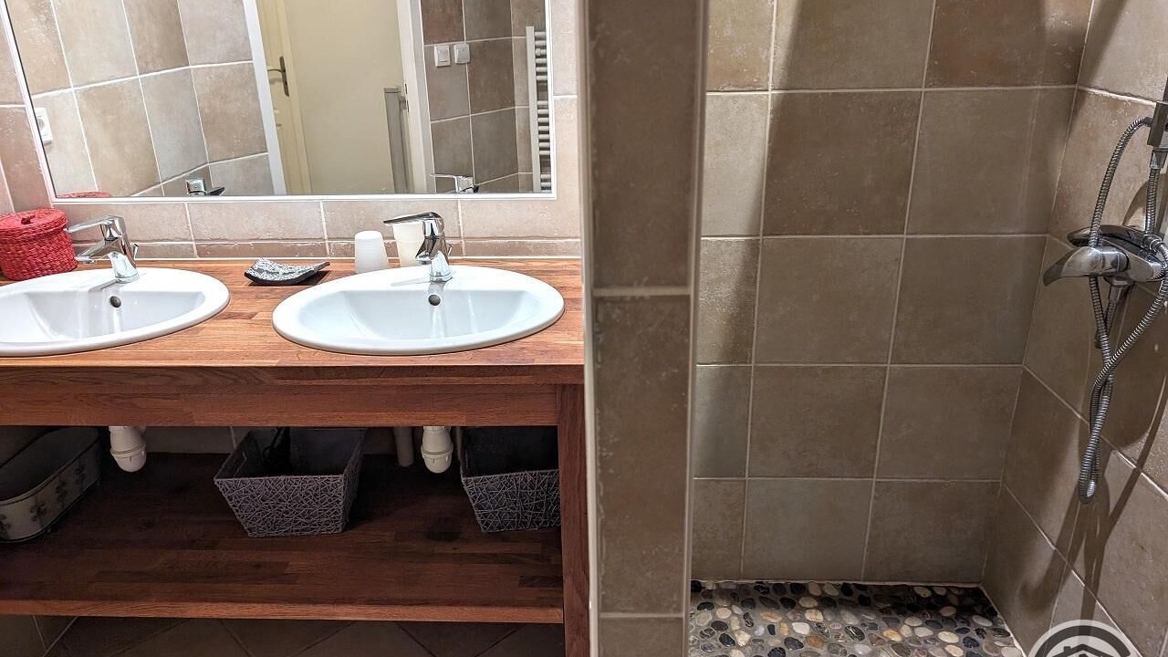 Photo of Bathroom in Le Perreon