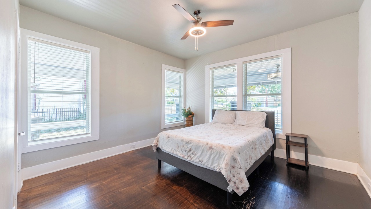 Photo of Bedroom in Highland Park