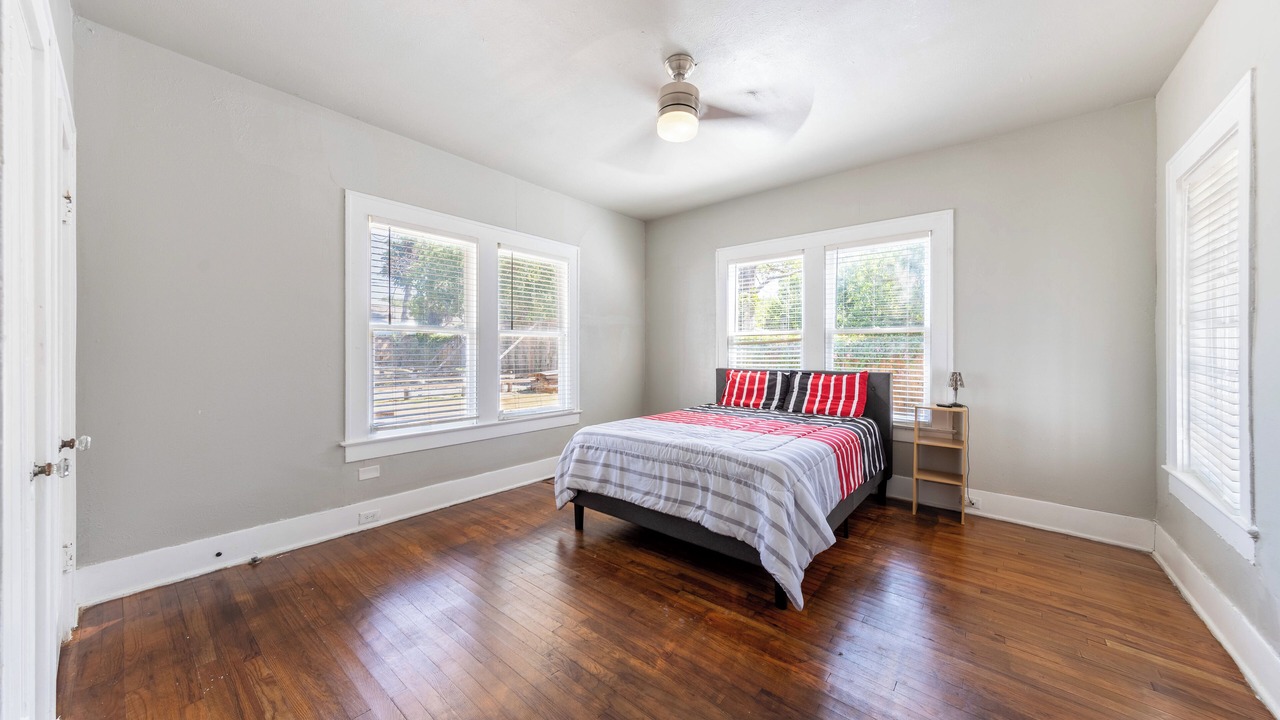 Photo of Bedroom in Highland Park