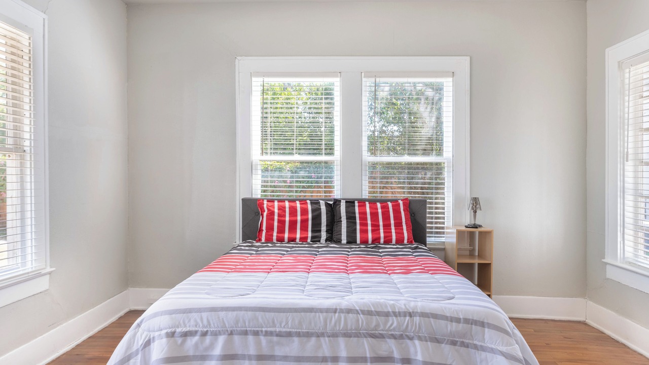 Photo of Bedroom in Highland Park
