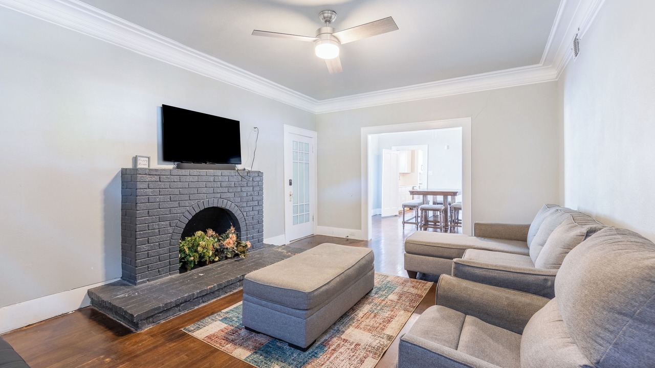 Photo of Livingroom in Highland Park