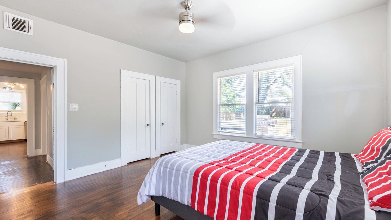 Photo of Bedroom in Highland Park