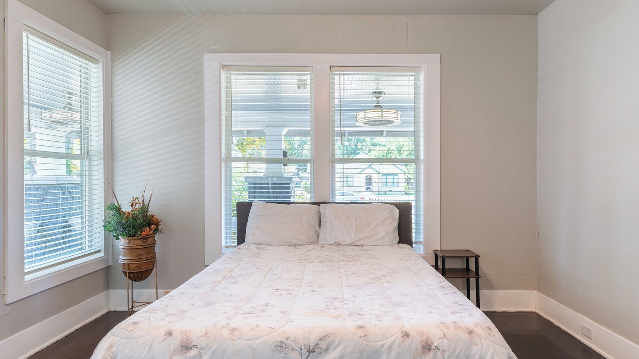 Photo of Bedroom in Highland Park