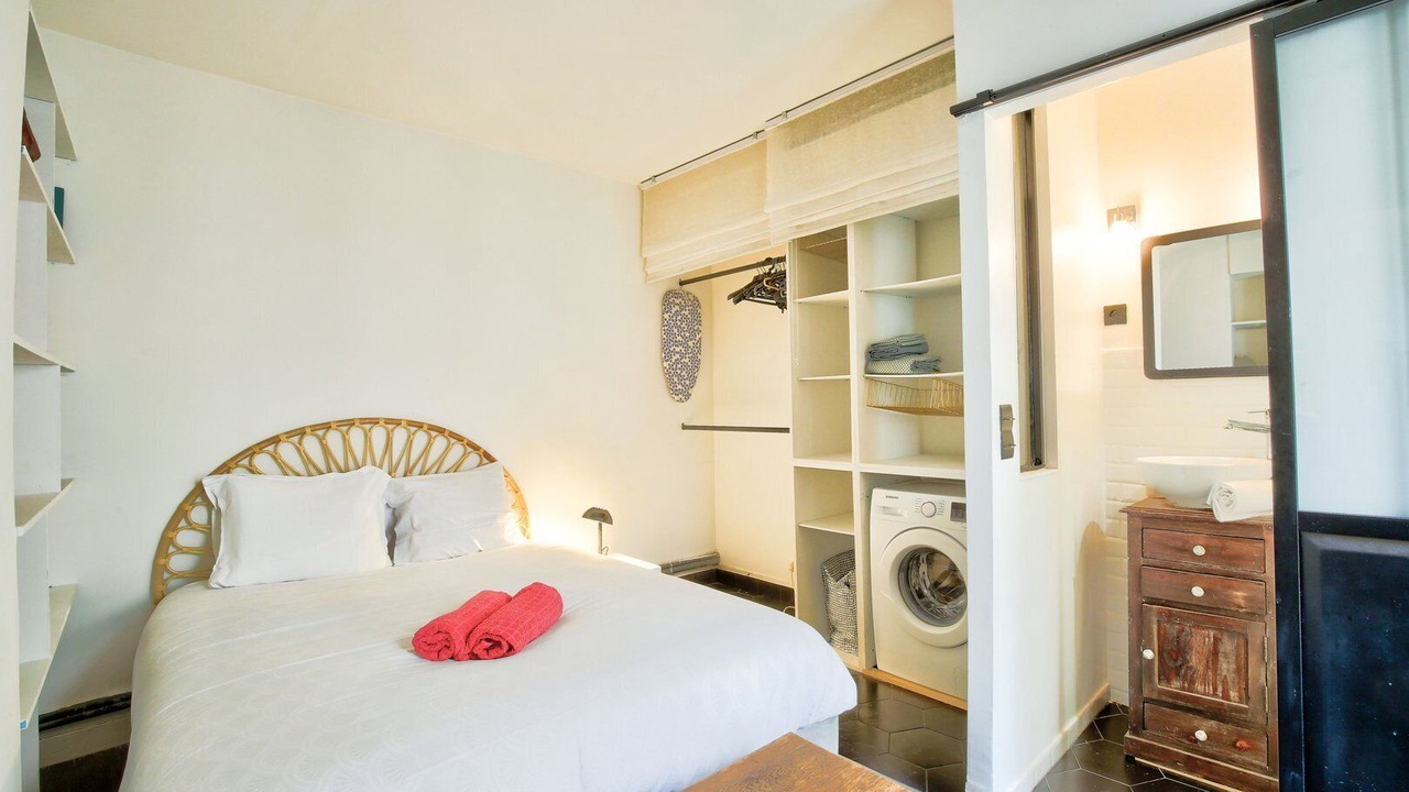 Photo of Bedroom in Pere Lachaise