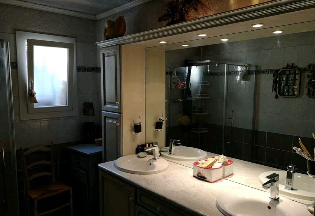 Photo of Bathroom in Molleges