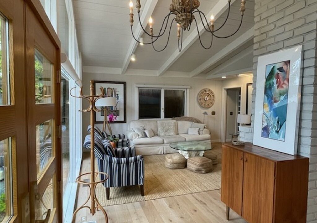 Photo of Livingroom in Northwest Carmel