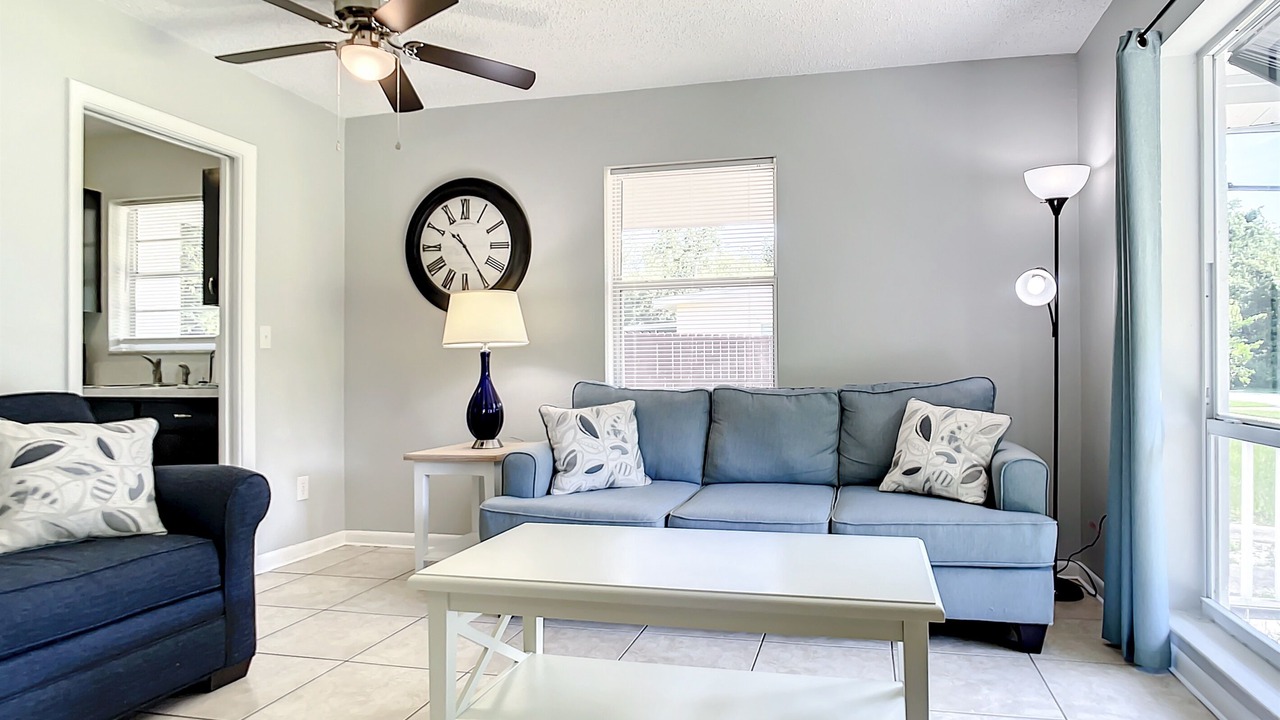 Photo of Livingroom in Deltona Lakes