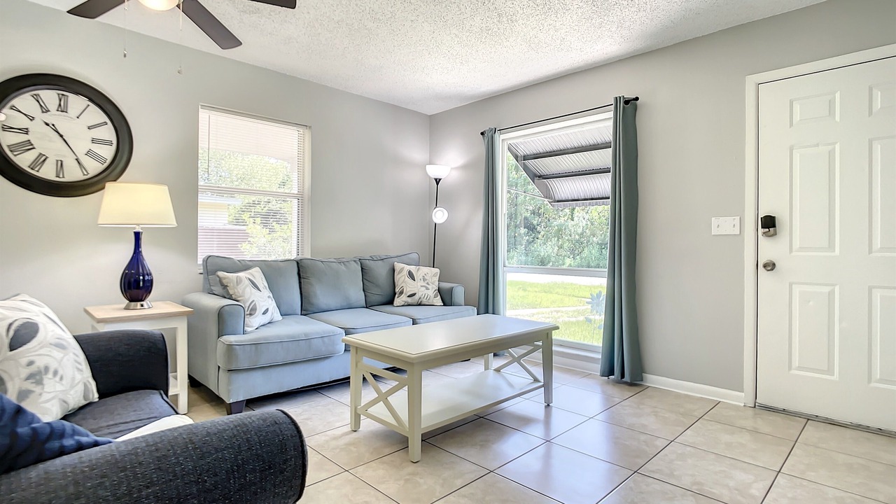 Photo of Livingroom in Deltona Lakes