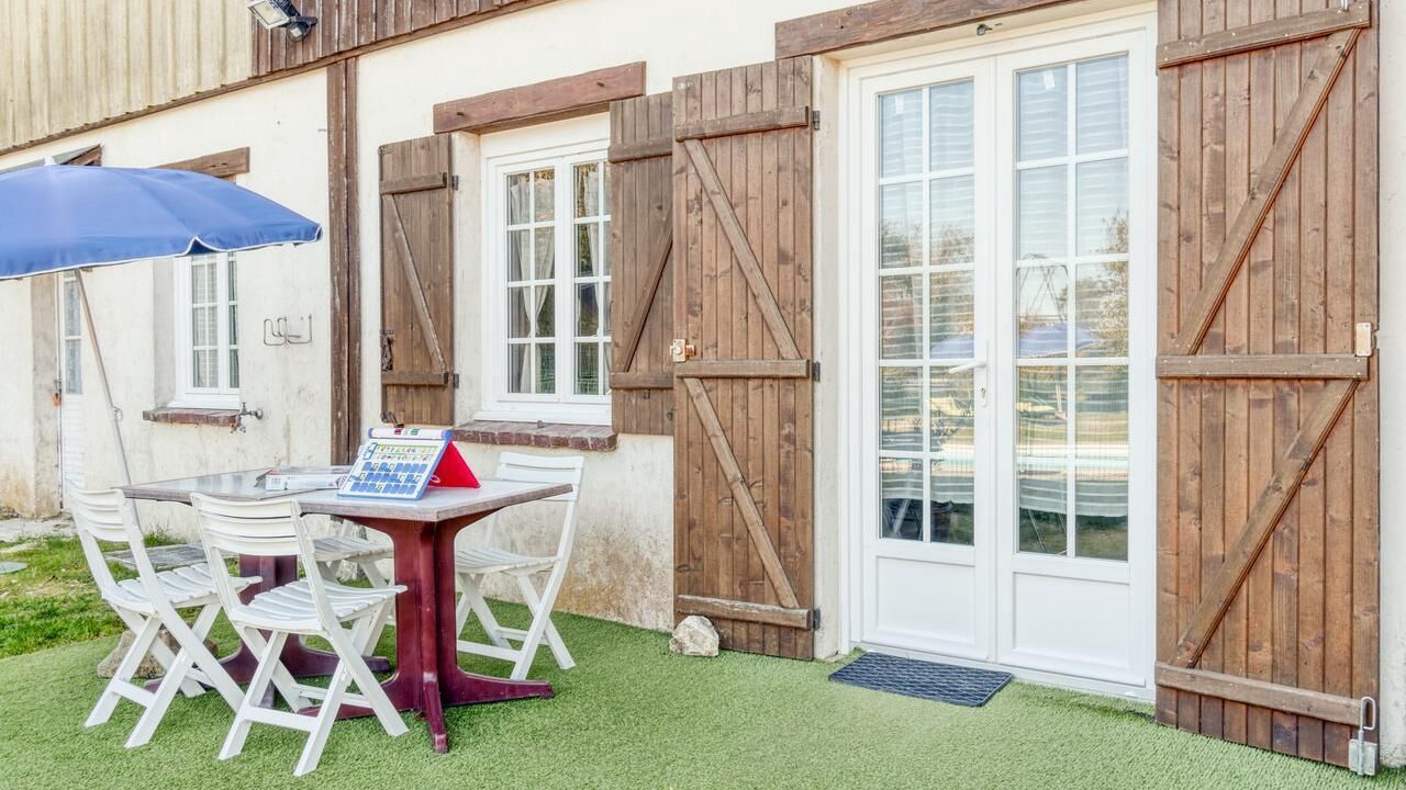 Photo of Outdoor in Noyant-Villages