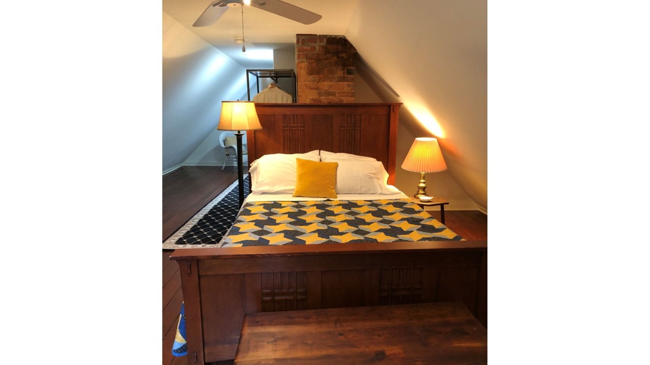 Photo of Bedroom in Alton