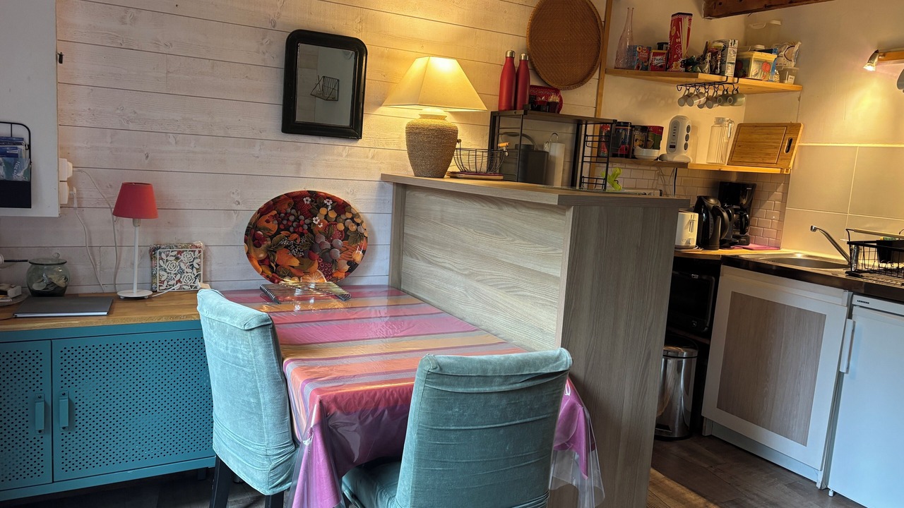 Photo of Others in Le Palais