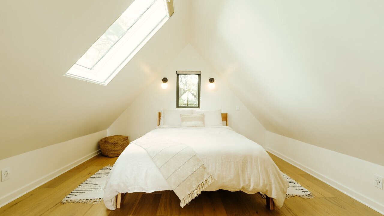 Photo of Bedroom in Lacy-Lakeview