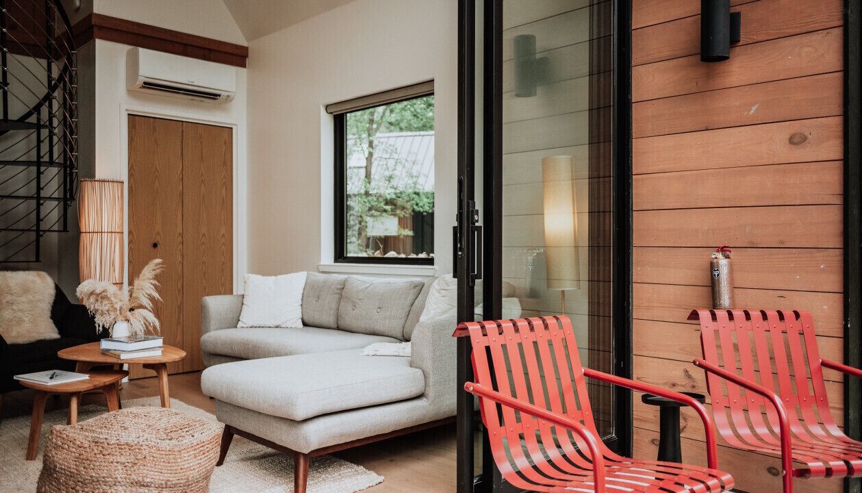 Photo of Livingroom in Lacy-Lakeview