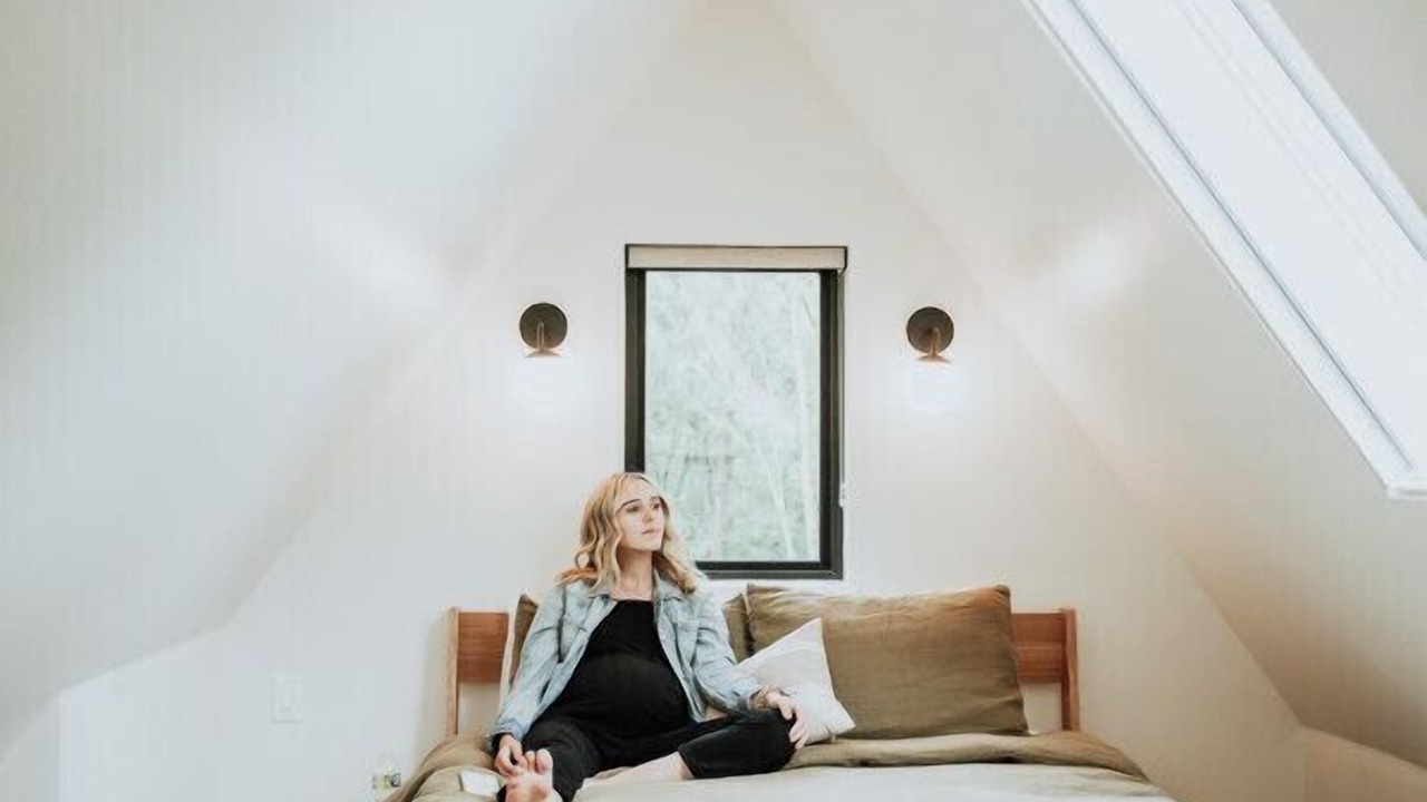 Photo of Bedroom in Lacy-Lakeview