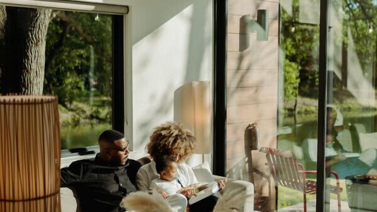 Photo of Livingroom in Lacy-Lakeview
