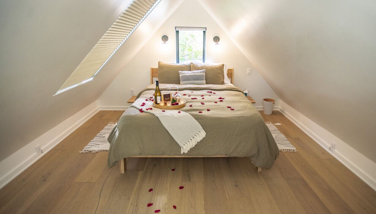 Photo of Bedroom in Lacy-Lakeview