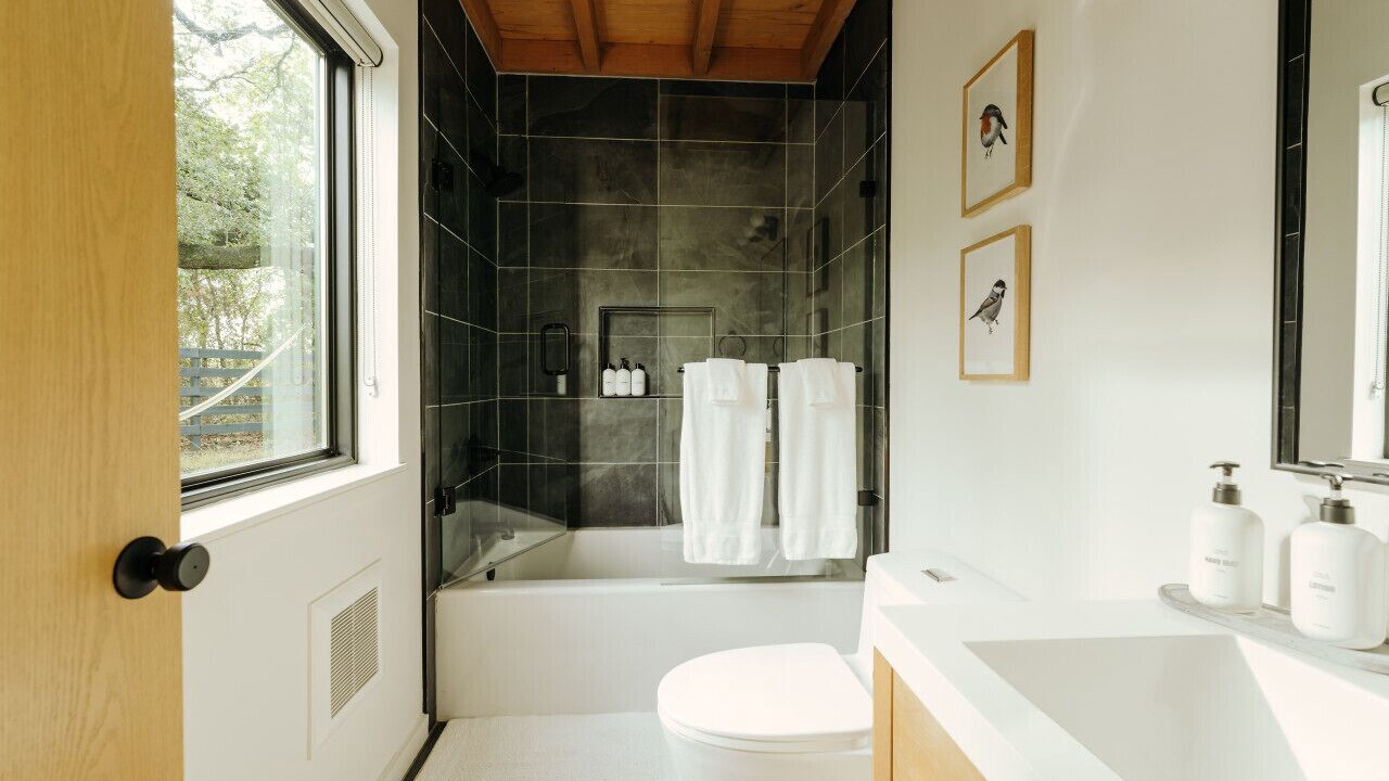 Photo of Bathroom in Lacy-Lakeview