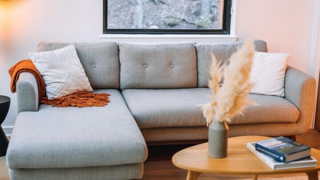 Photo of Livingroom in Lacy-Lakeview