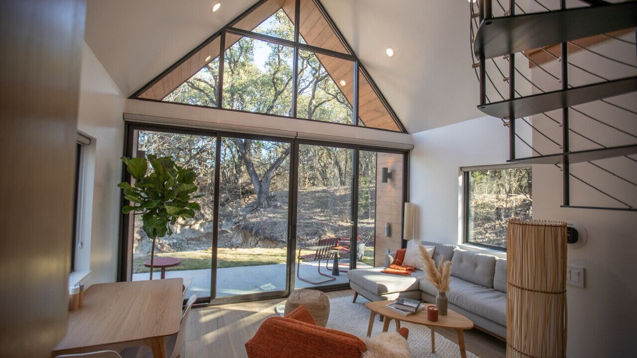 Photo of Livingroom in Lacy-Lakeview