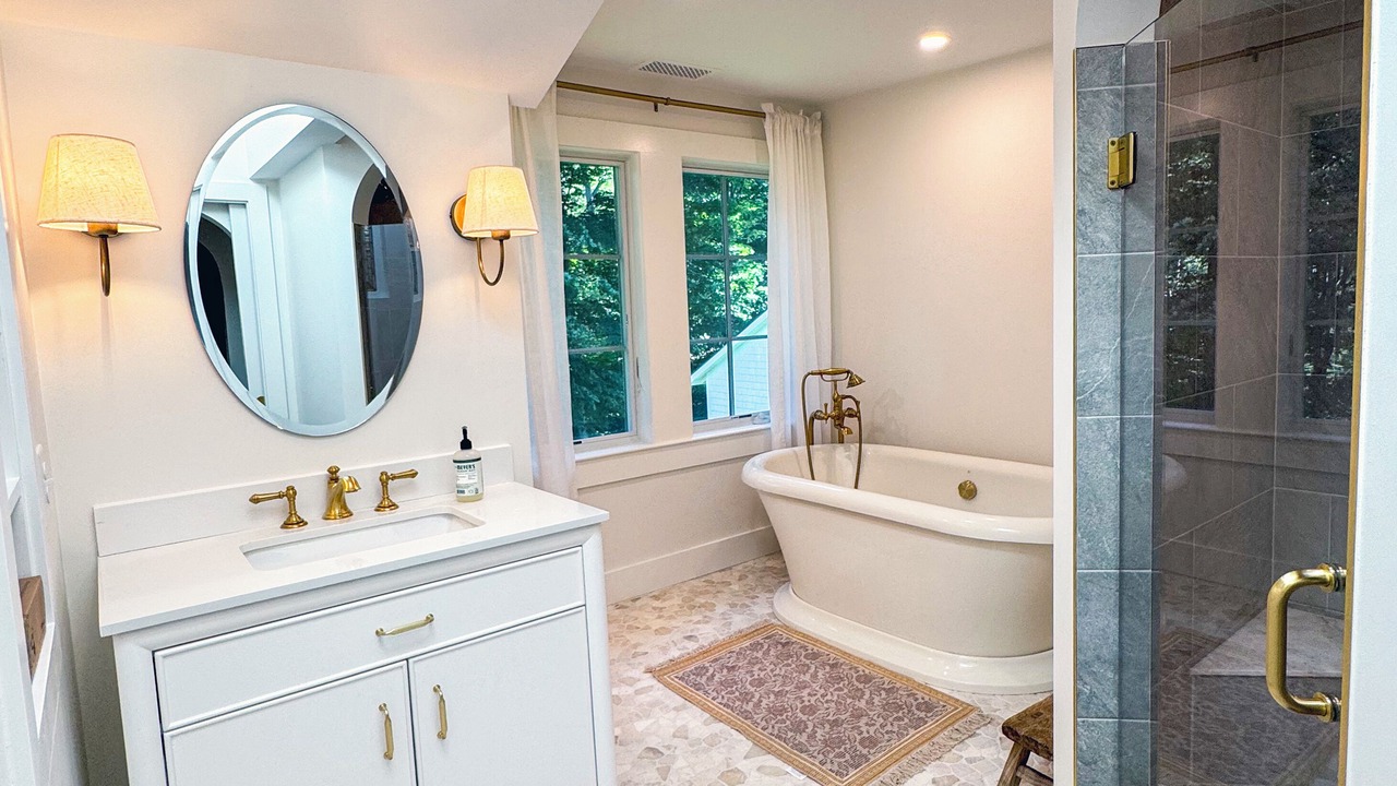 Photo of Bathroom in Prides Crossing