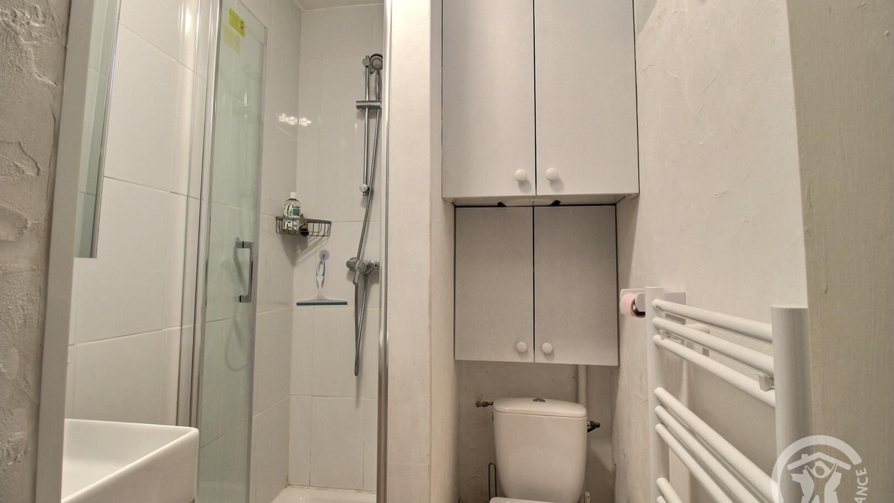 Photo of Bathroom in Dinan