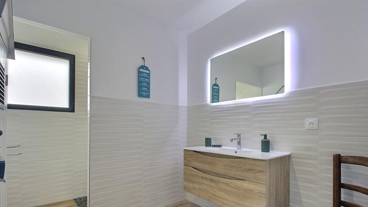 Photo of Bathroom in Pleubian