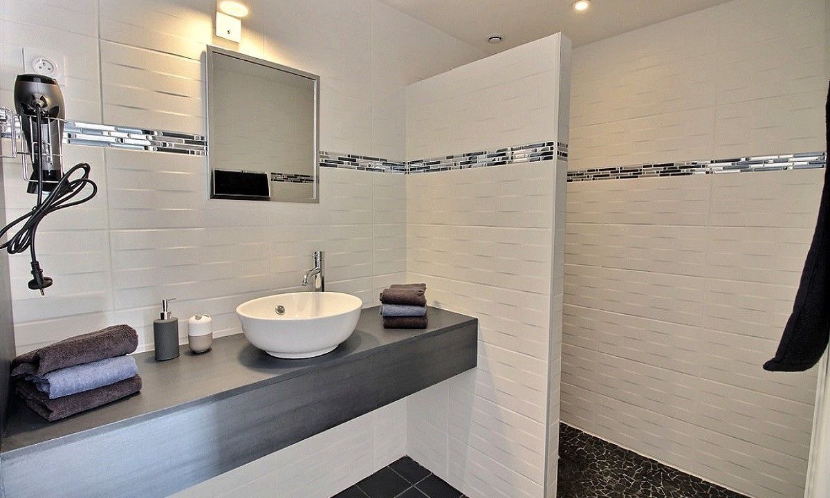 Photo of Bathroom in Henanbihen