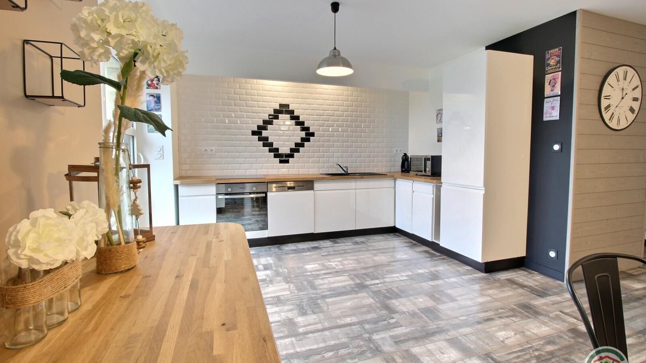 Photo of Kitchen in Henanbihen