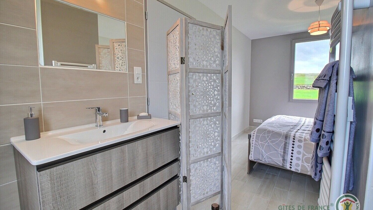 Photo of Bedroom in Quemperven