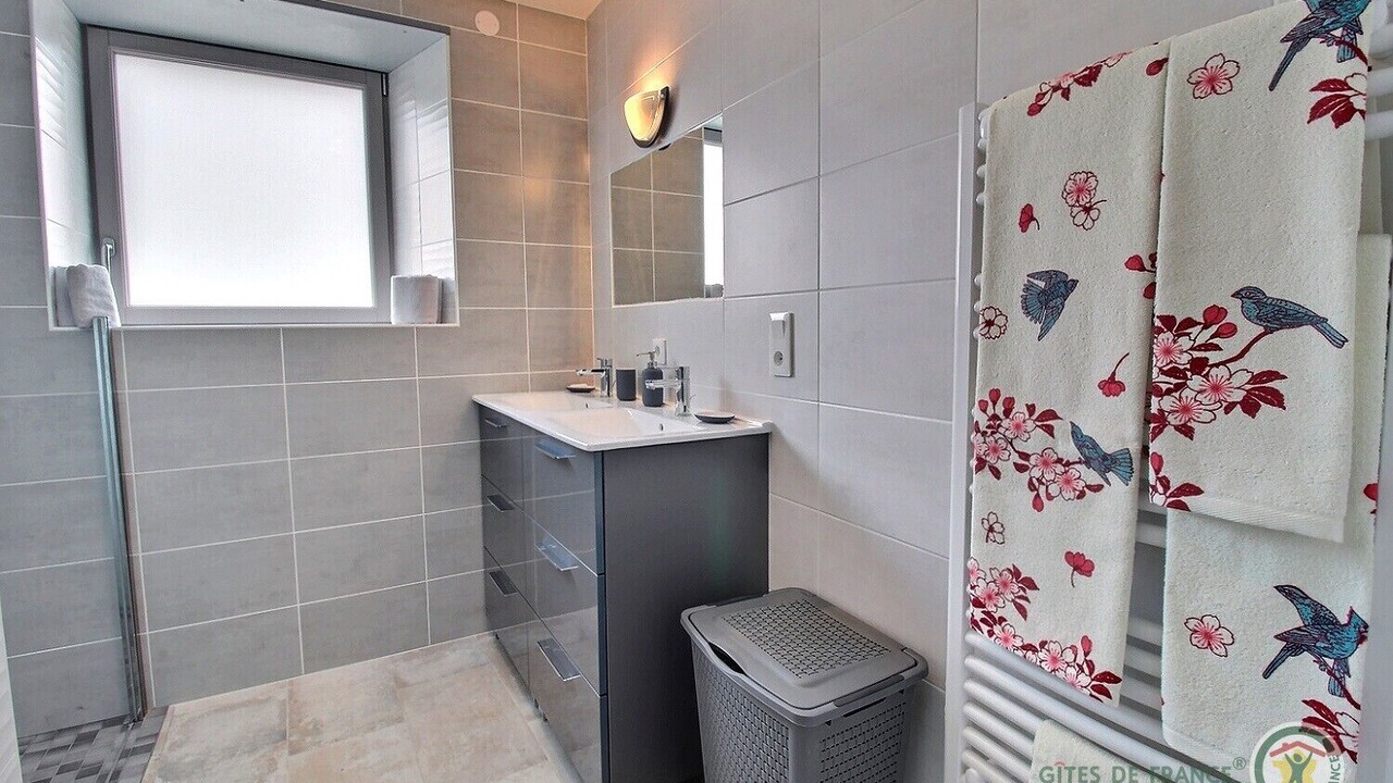 Photo of Bathroom in Quemperven