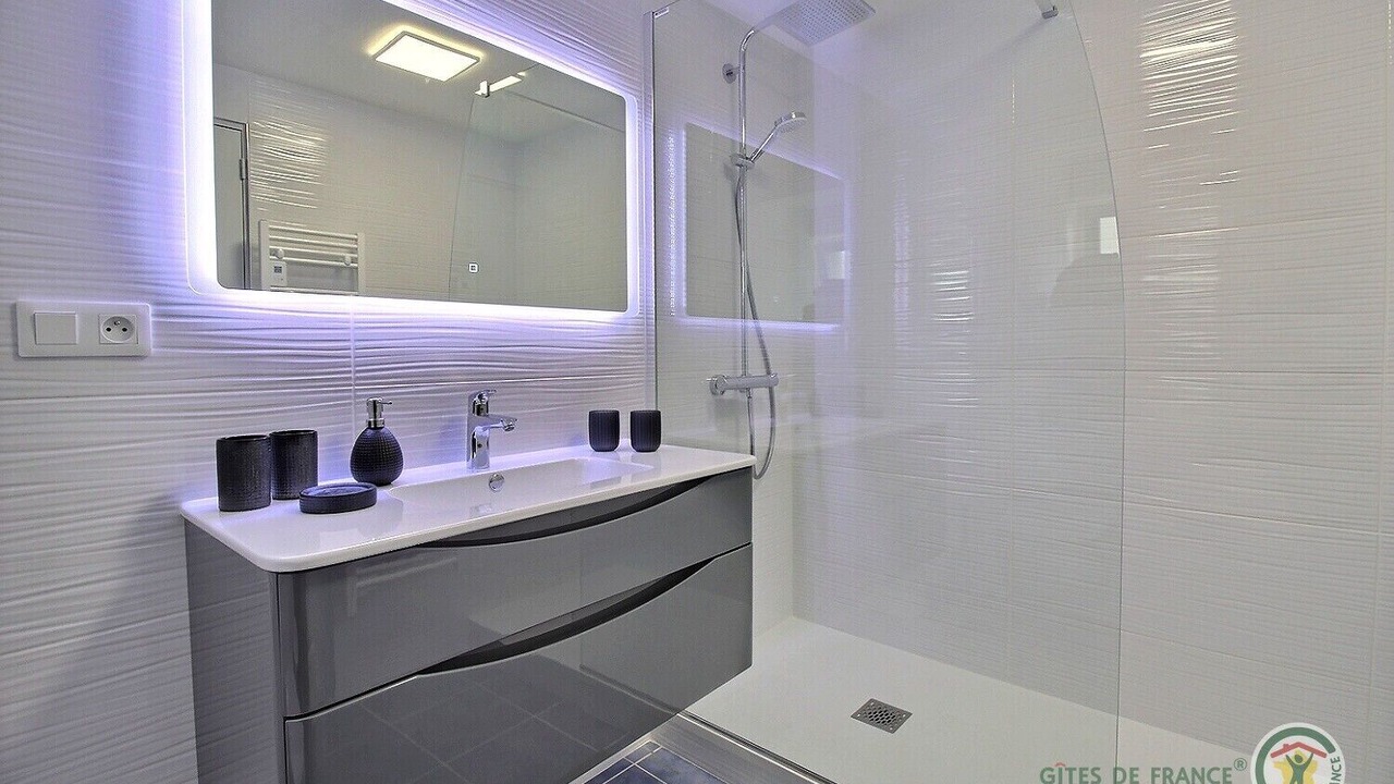 Photo of Bathroom in Yvias