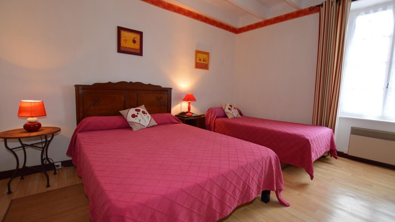 Photo of Bedroom in Saint-Guinoux