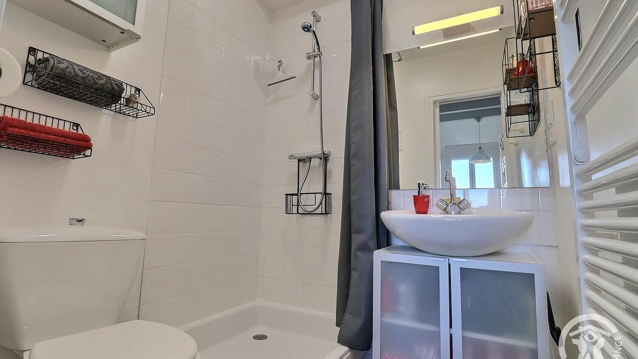 Photo of Bathroom in Rotheneuf