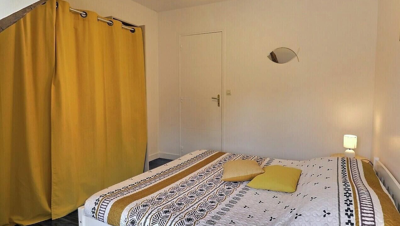 Photo of Bedroom in Saint-Broladre