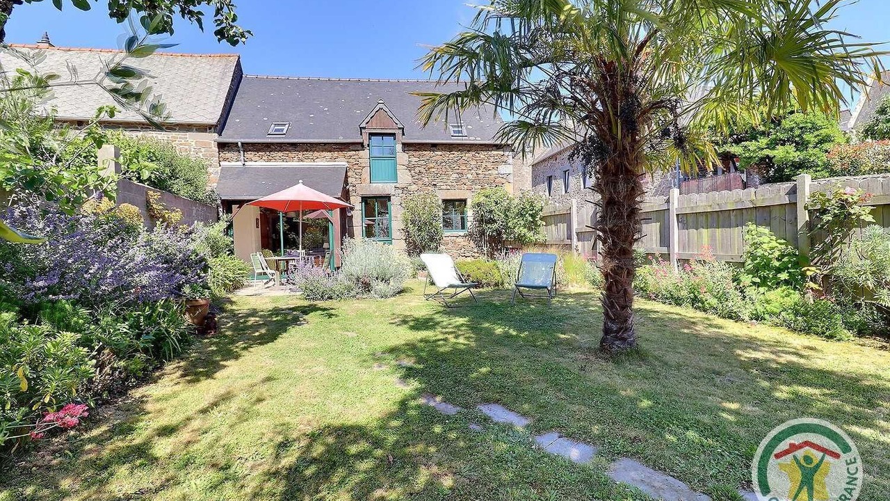 Photo of Outdoor in La Ville-es-Nonais