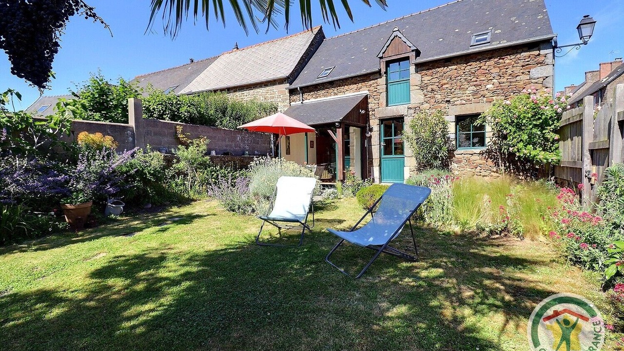 Photo of Outdoor in La Ville-es-Nonais