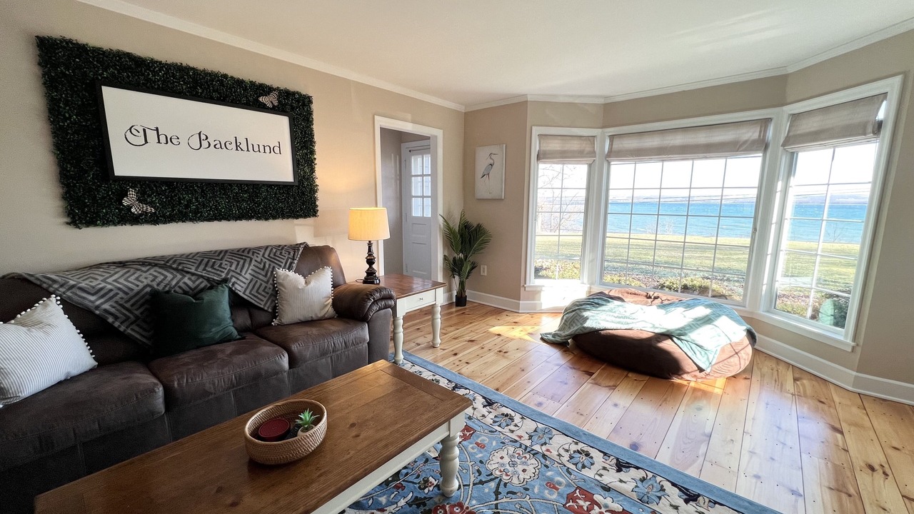 Photo of Livingroom in Town of Varick