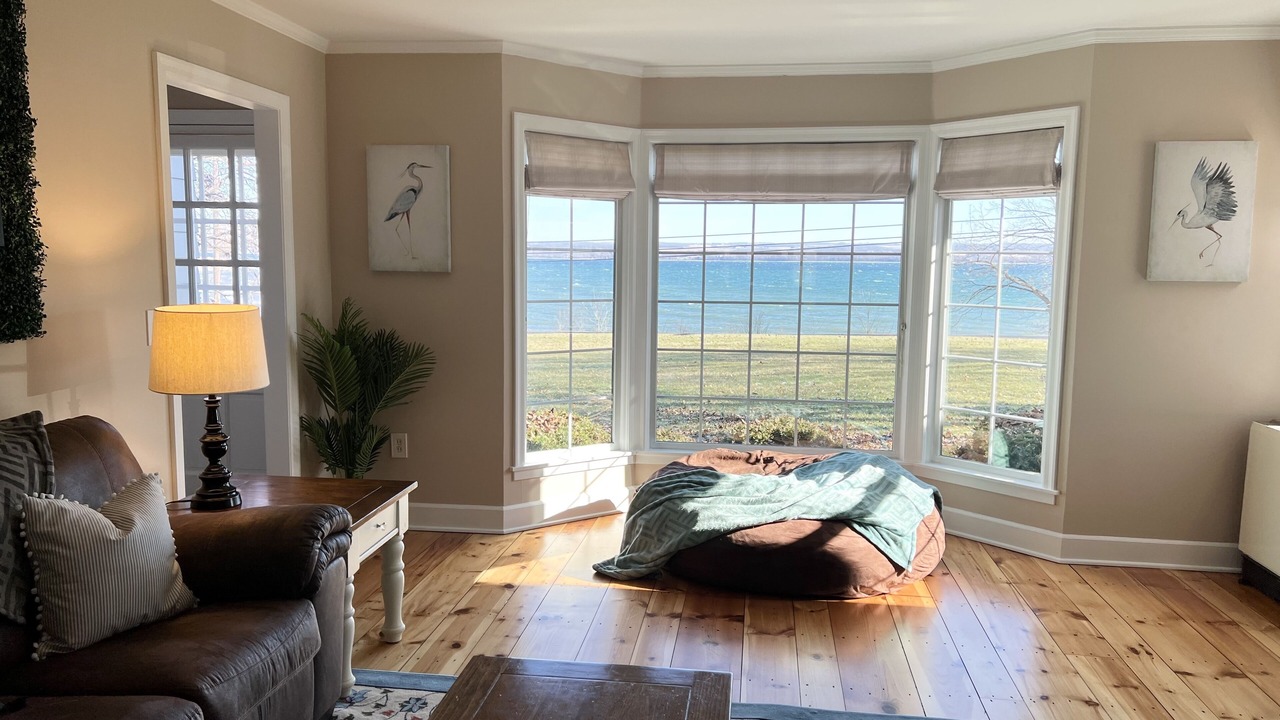 Photo of Livingroom in Town of Varick