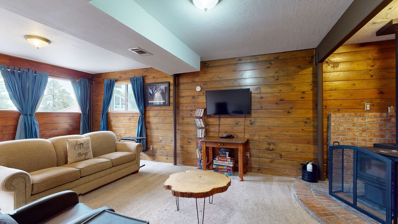 Photo of Livingroom in Shadow Mountain