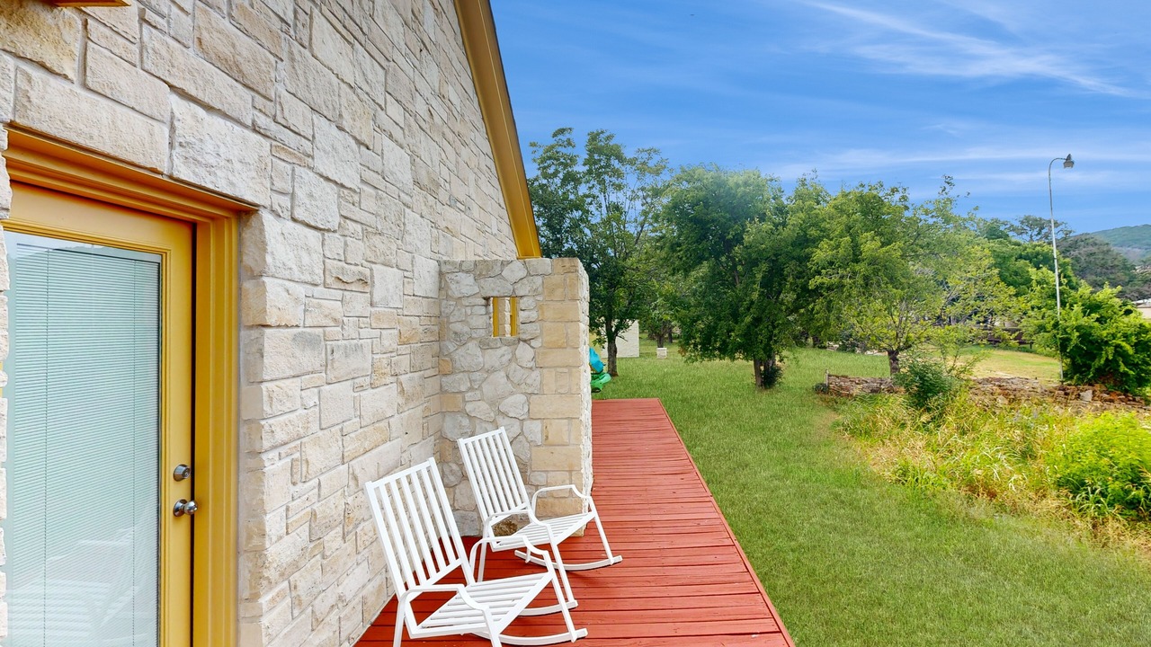 Photo of Patio Balcony in Silver Creek Village