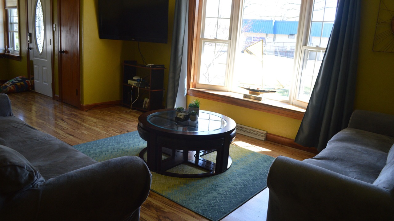 Photo of Livingroom in Carlyle