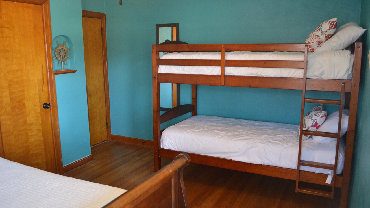 Photo of Bedroom in Carlyle