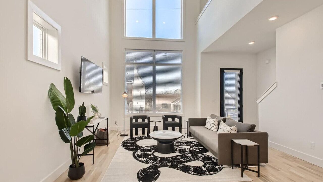Photo of Livingroom in Berry Hill