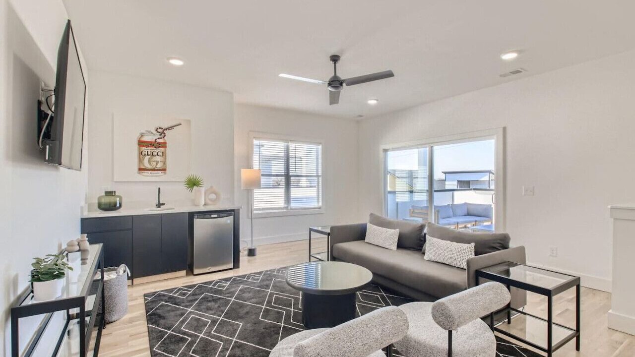 Photo of Livingroom in Berry Hill