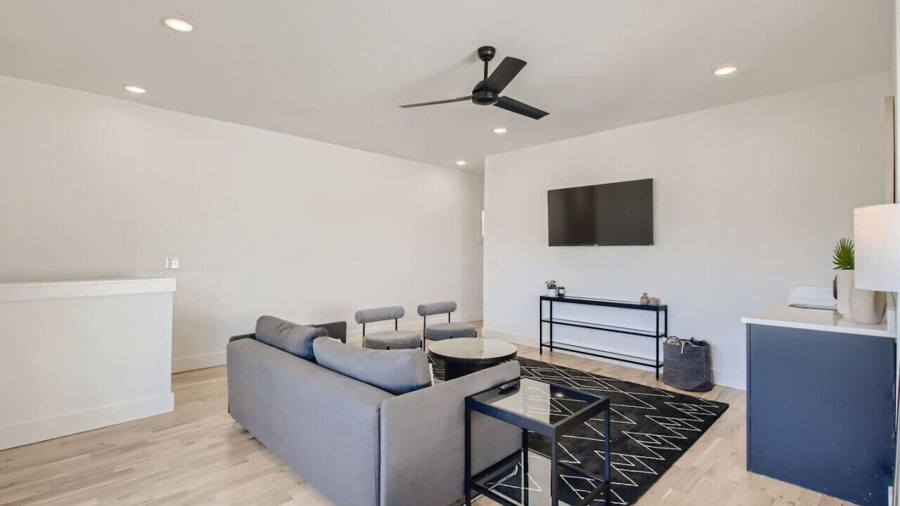 Photo of Livingroom in Berry Hill
