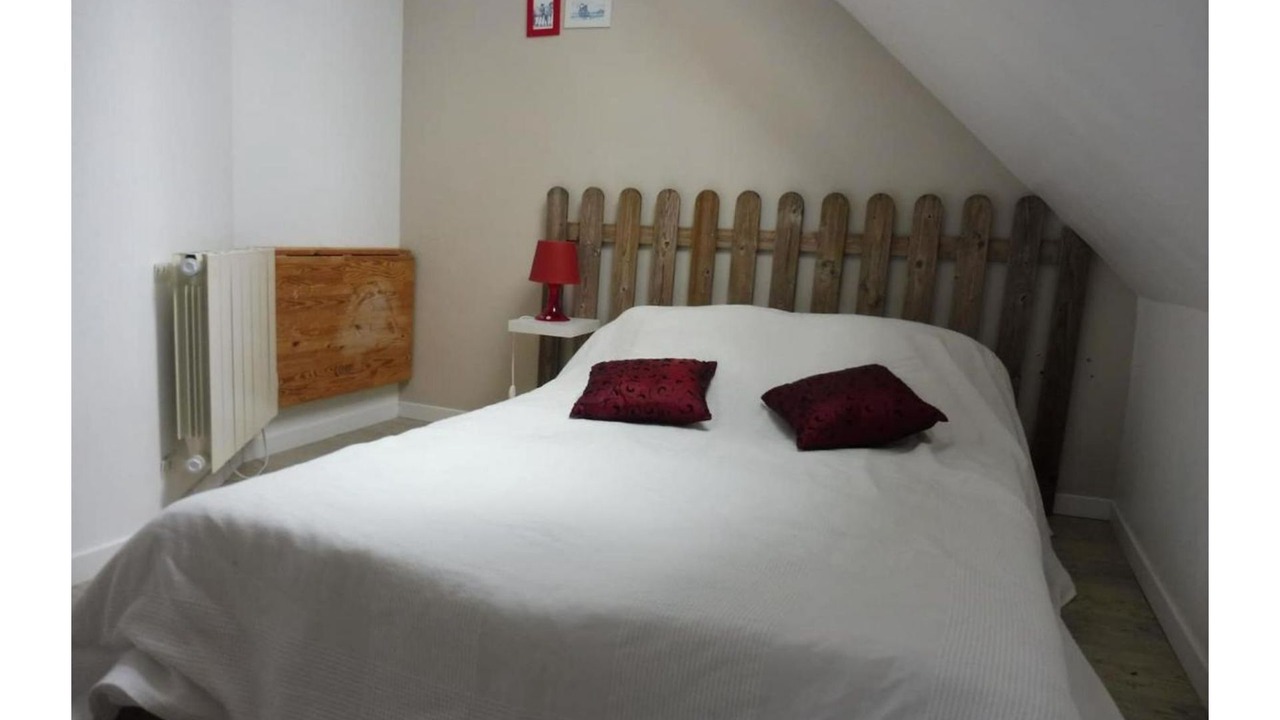 Photo of Bedroom in Acheux-en-Vimeu
